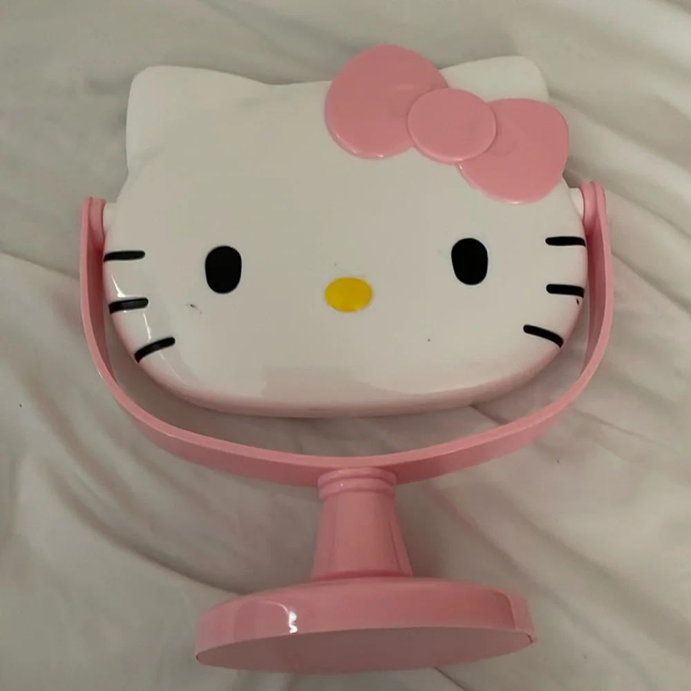 Hello Kitty Mirror